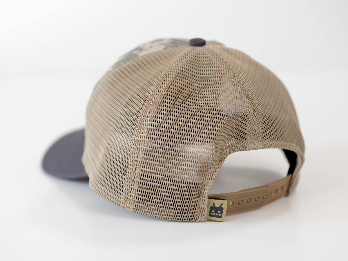 Robot Golf Desert Storm hat, side view.
