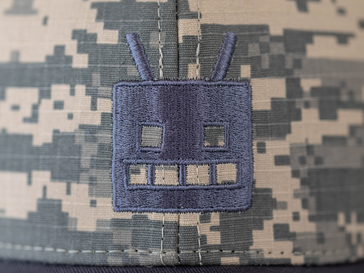 Robot Golf Desert Storm hat, detail view.