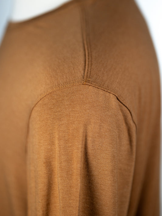 Robot Golf Bronzed tee, lifestyle view.