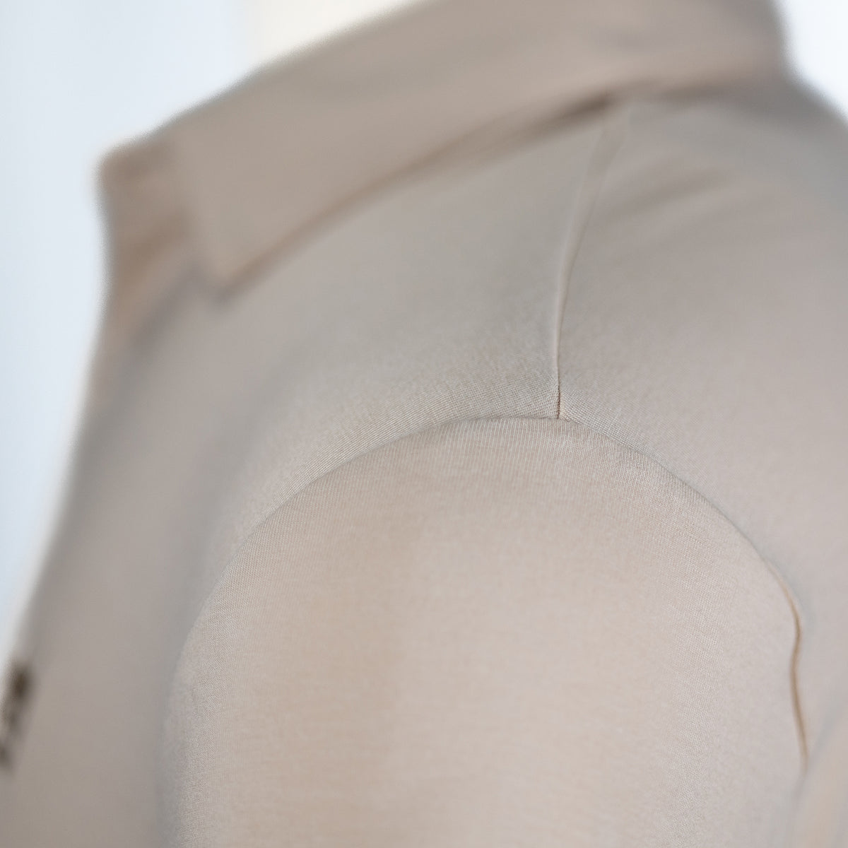 Robot Golf Mr. Sandman polo, sleeve detail, brown.