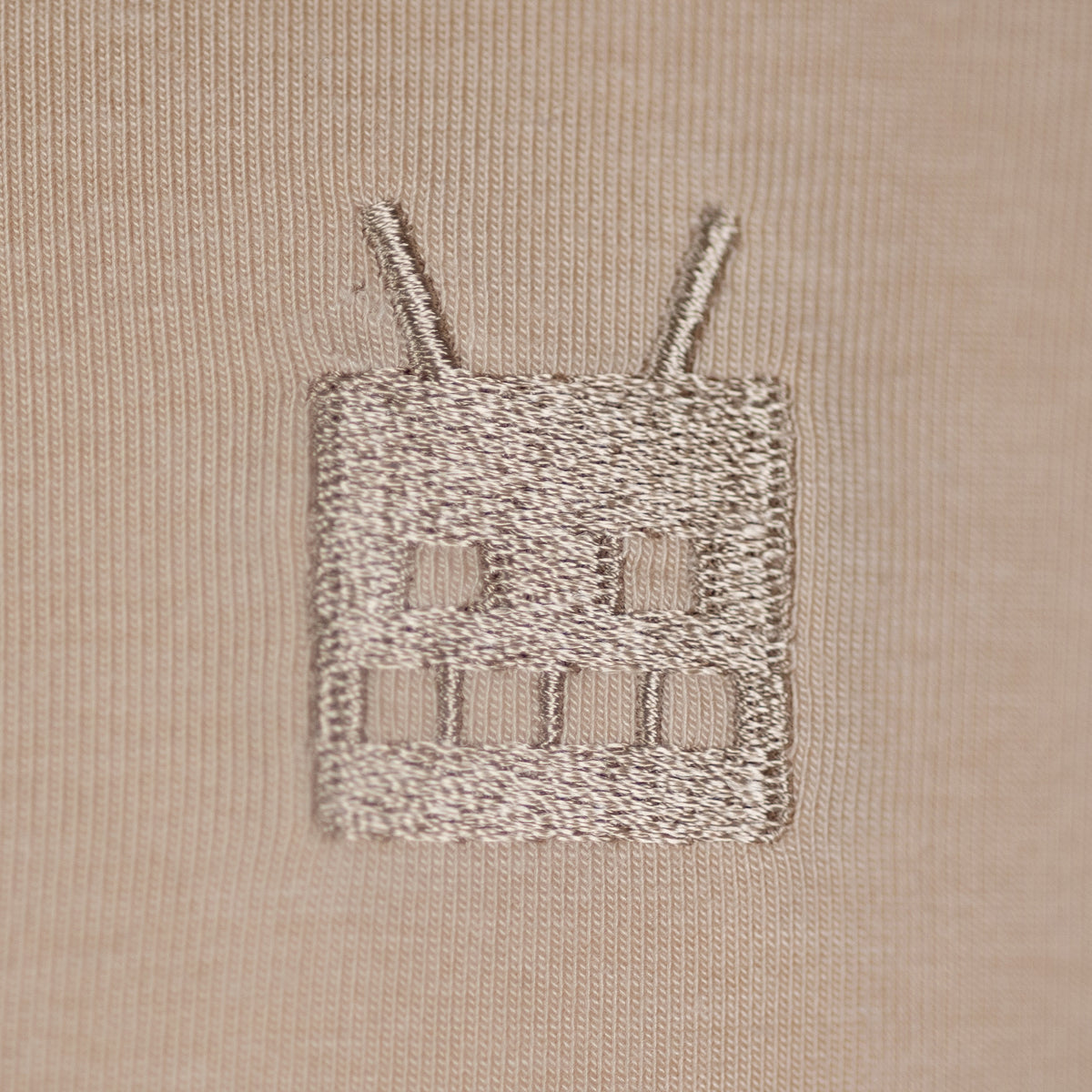 Robot Golf Mr. Sandman polo, embroidered logo detail, brown.